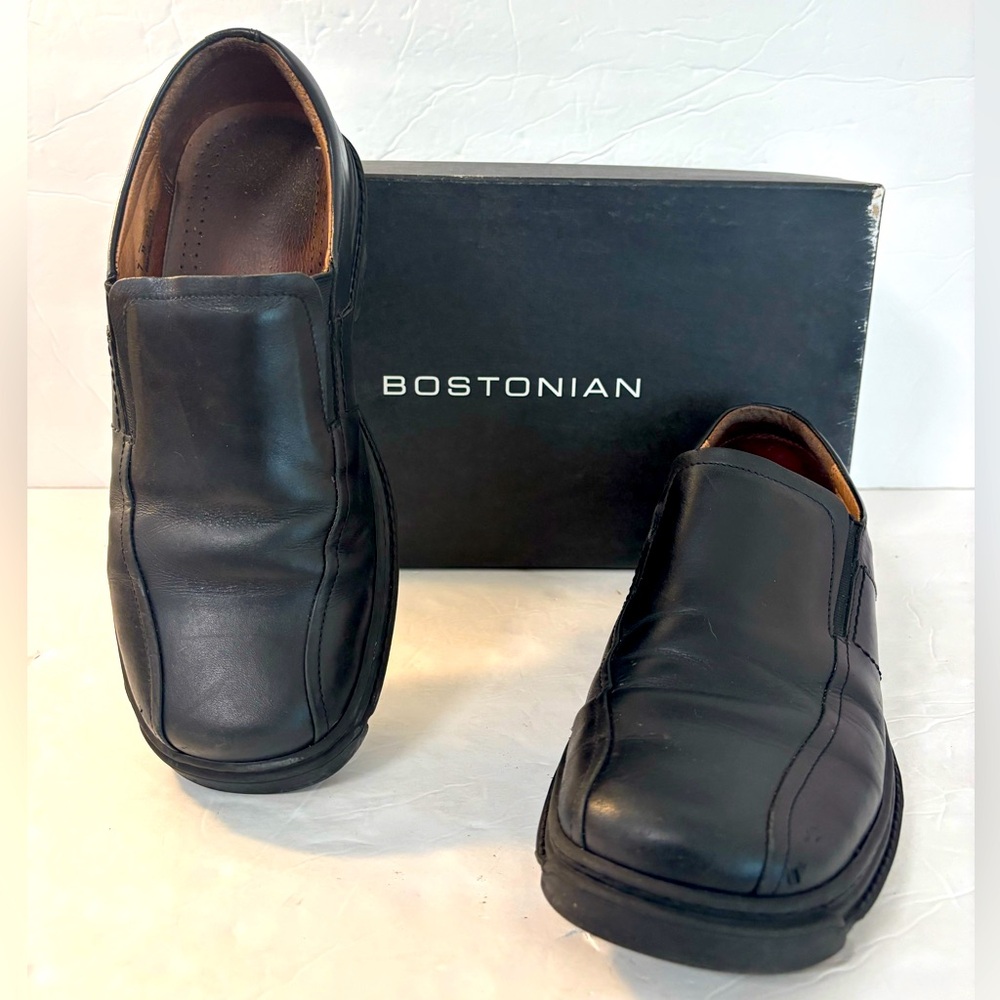 BOSTONIAN Black Leather Loafers Size 7